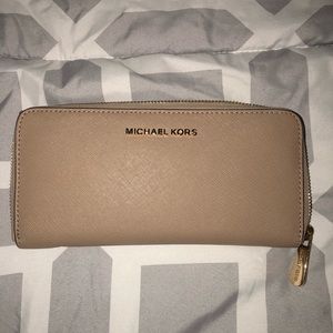 Michael Kors Wristlet Wallet